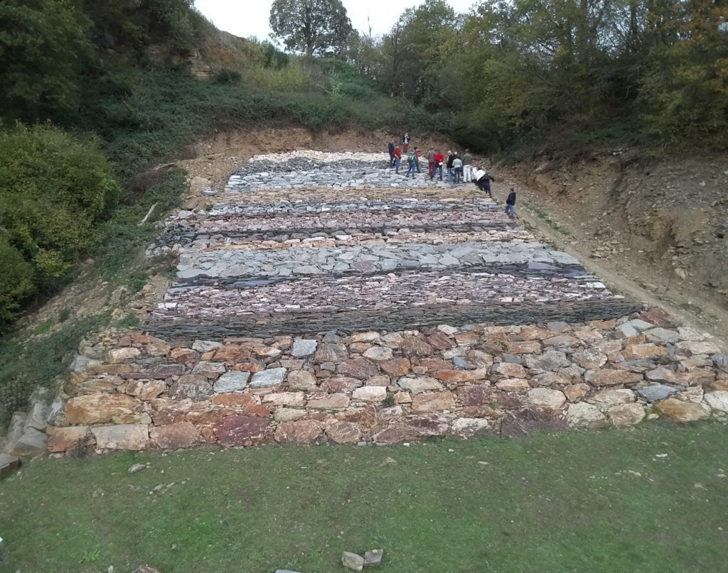cette impressionnante "rampe de pierre"
