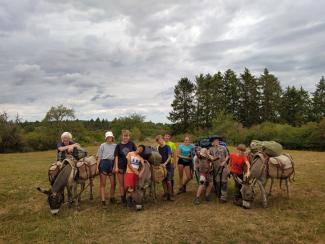 Nous partirons pour l’aventure avec nos compagnons aux longues oreilles.